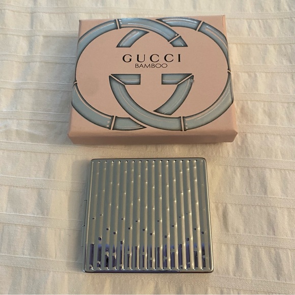 NEW GUCCI Bamboo Compact Silver Mirror Magnification - Picture 3 of 13